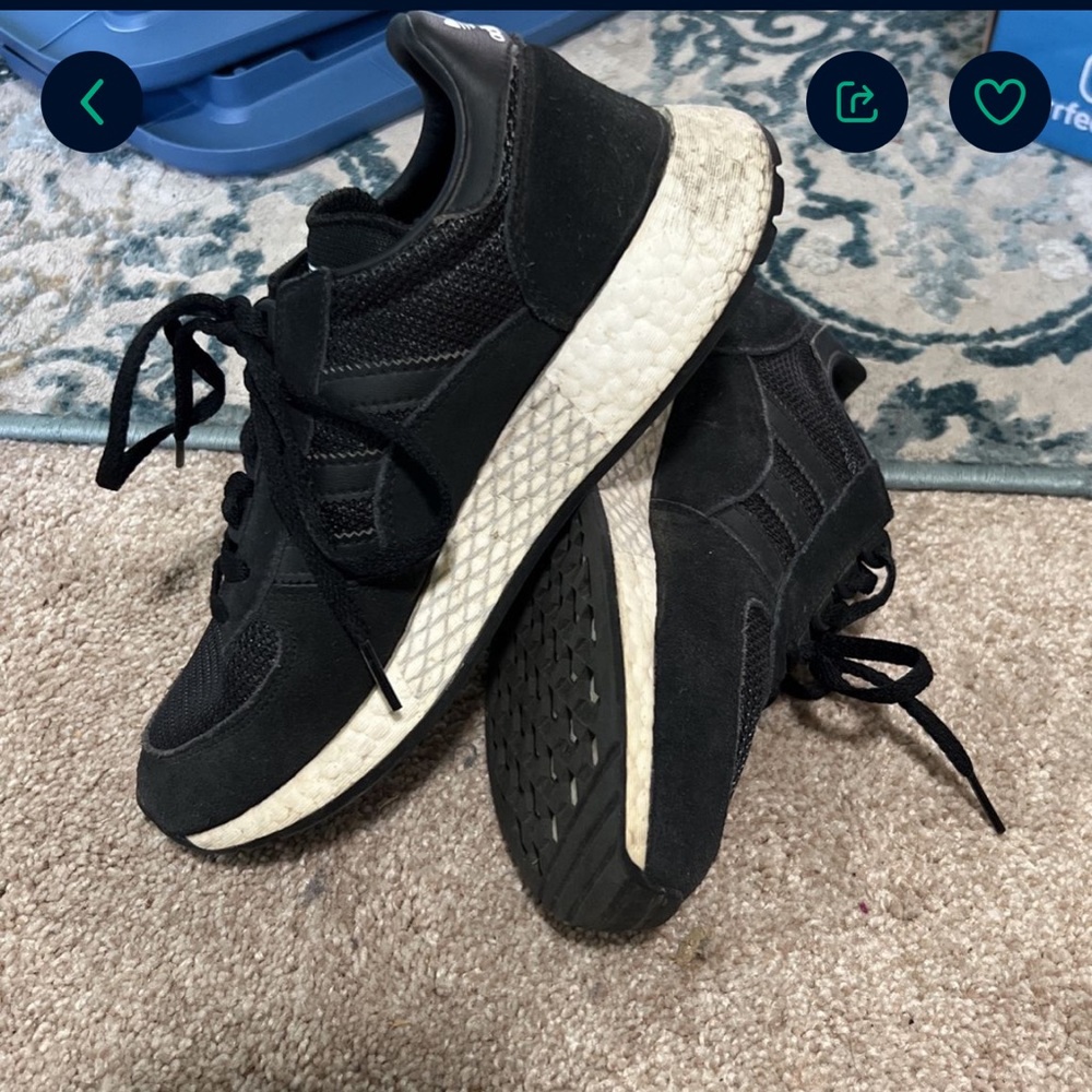 Mens size 5 Adidas